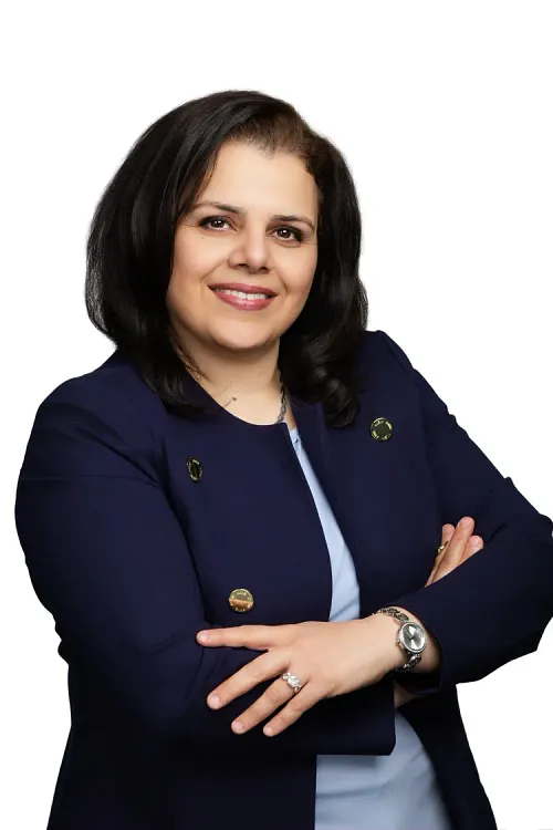 Mahshid Hejazi, immigration consultant in Canada, providing family sponsorship and refugee application services